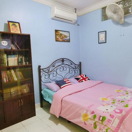 Little Family Homestay Малакка Экстерьер фото